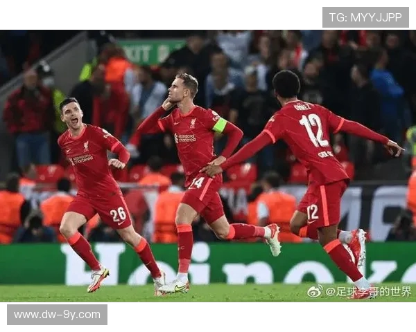 李哥的足球风格解析：独特技艺与场上智慧的完美结合